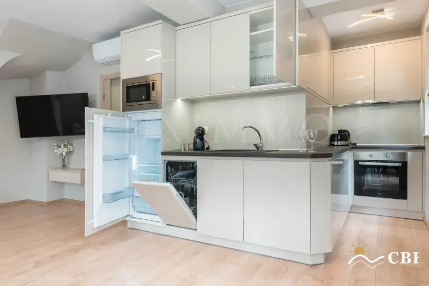 Apartment, 3-room, 90 m², in Varna. Photo 8 of 16. Varna, Black Sea, Bulgaria. Cheap Beach Holiday.
