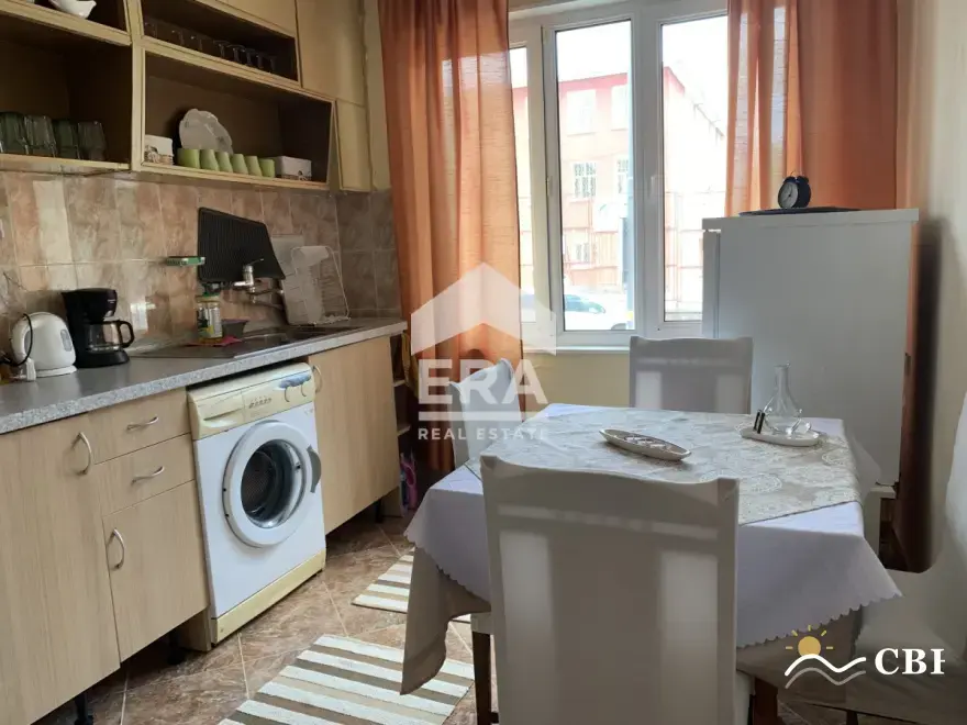 Apartment, 4-room, 80 m², in Burgas. Photo 3 of 10. Burgas, Black Sea, Bulgaria. Cheap Beach Holiday.