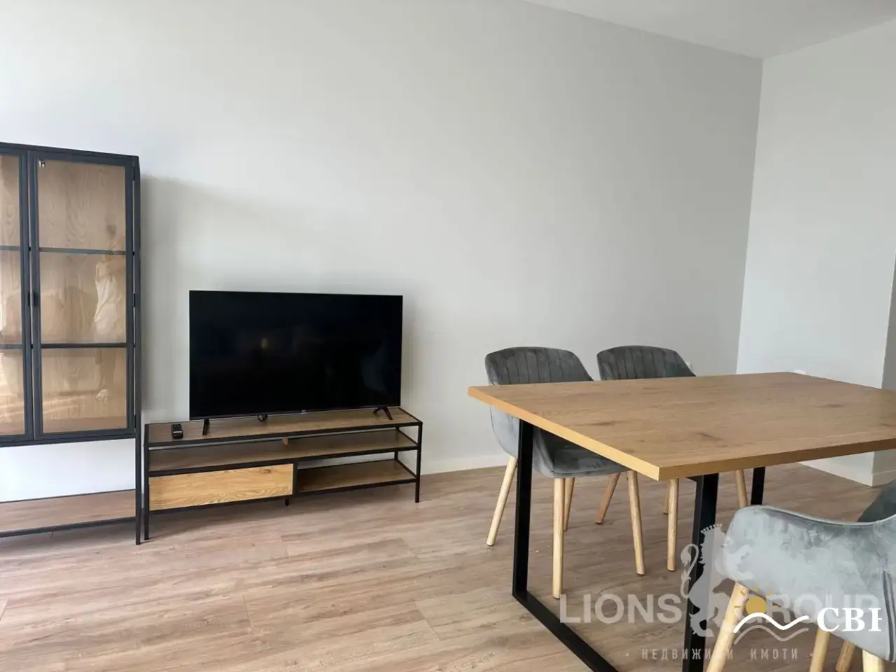 Apartment, 3-room, 102 m², in Varna. Photo 4 of 13. Varna, Black Sea, Bulgaria. Cheap Beach Holiday.