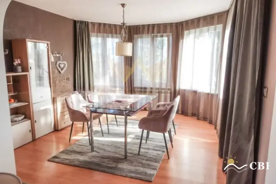 Apartment, 4-room, 200 m², in Varna. Photo 4 of 14. Varna, Black Sea, Bulgaria. Cheap Beach Holiday.