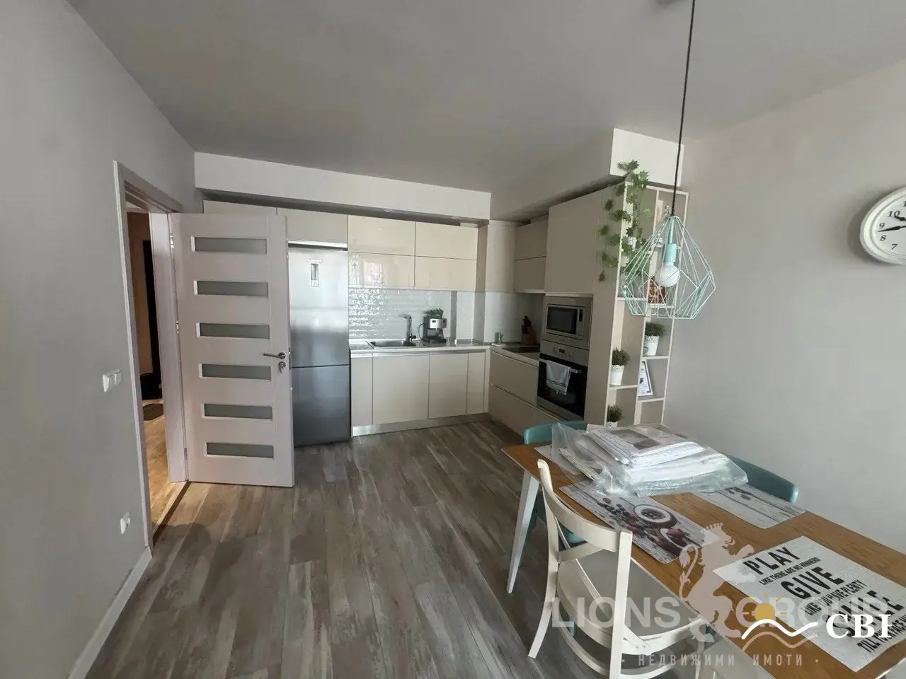Apartment, 2-room, 80 m², in Varna. Photo 1 of 5. Varna, Black Sea, Bulgaria. Cheap Beach Holiday.