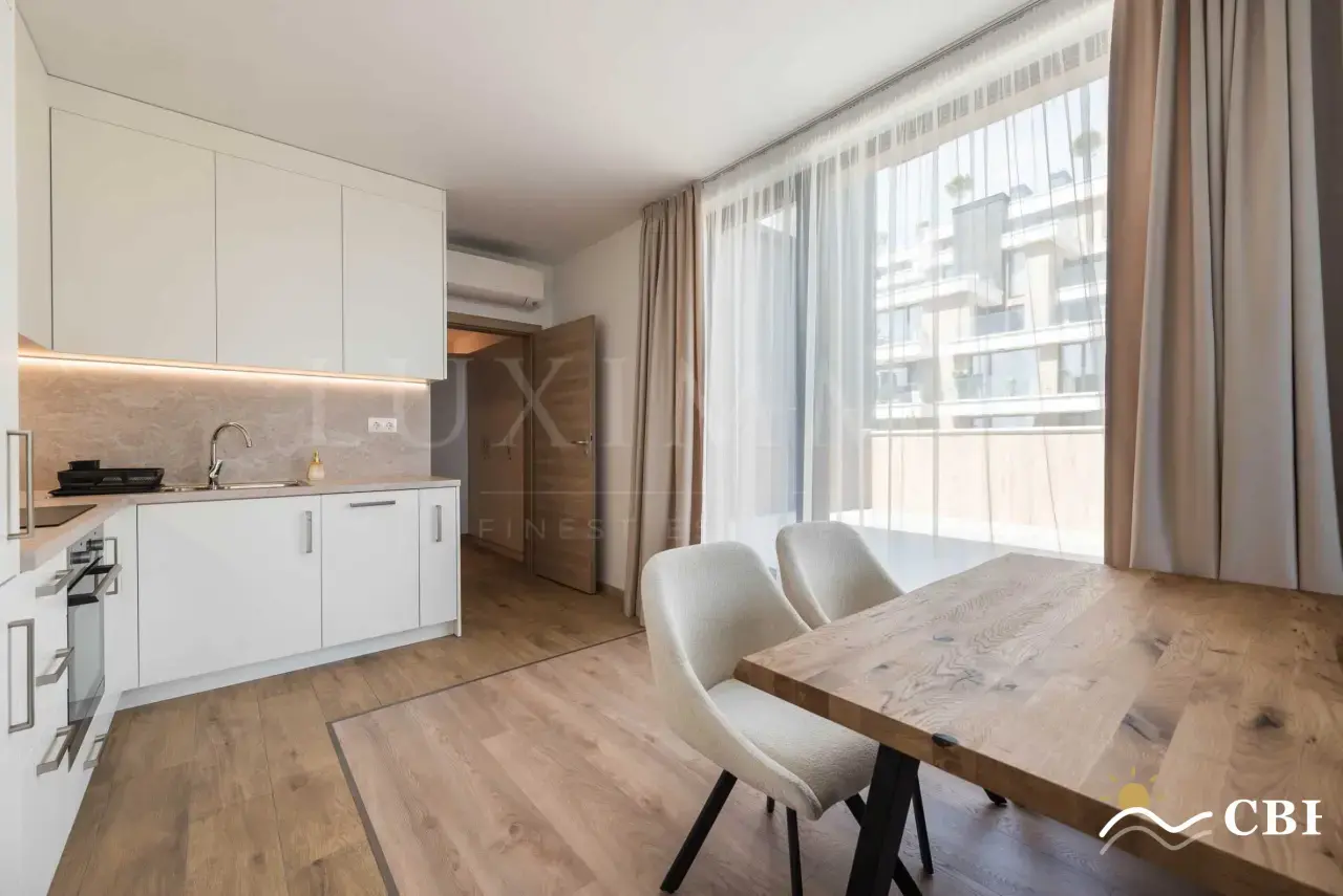 Apartment, 3-room, 120 m², in St. St. Konstantin and Elena. Photo 6 of 16. St. St. Konstantin and Elena, Black Sea, Bulgaria. Cheap Beach Holiday.