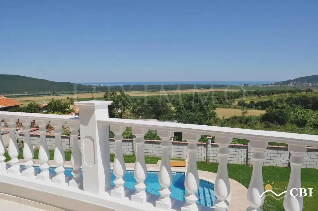 House, 1-room, 450 m², in Kranevo. Photo 2 of 16. Kranevo, Black Sea, Bulgaria. Cheap Beach Holiday.