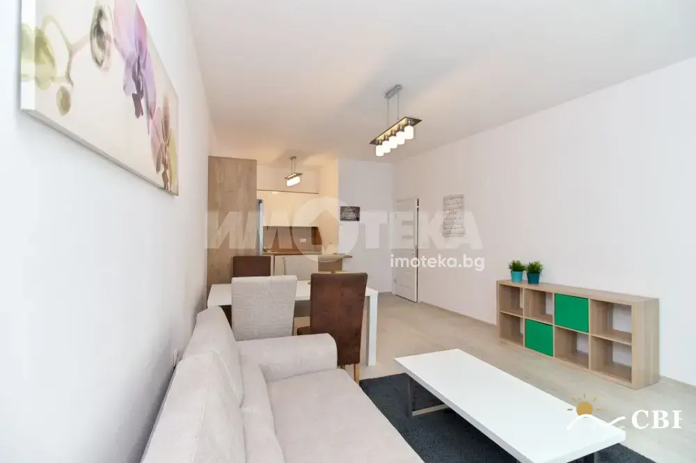 Apartment, 2-room, 65 m², in Varna. Photo 2 of 12. Varna, Black Sea, Bulgaria. Cheap Beach Holiday.
