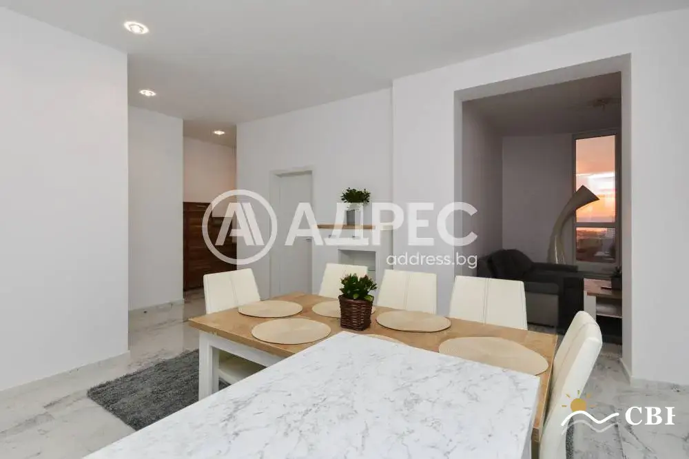 Apartment, 3-room, 160 m², in Burgas. Photo 6 of 15. Burgas, Black Sea, Bulgaria. Cheap Beach Holiday.