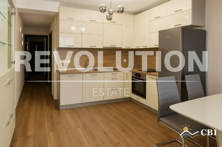 Apartment, 3-room, 90 m², in Varna. Photo 2 of 8. Varna, Black Sea, Bulgaria. Cheap Beach Holiday.