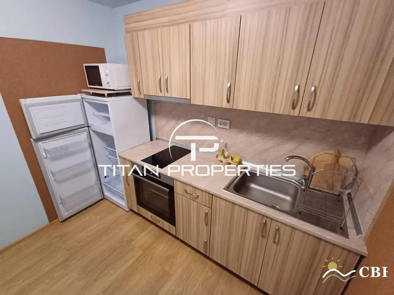 Apartment, 3-room, 80 m², in Burgas. Photo 6 of 8. Burgas, Black Sea, Bulgaria. Cheap Beach Holiday.