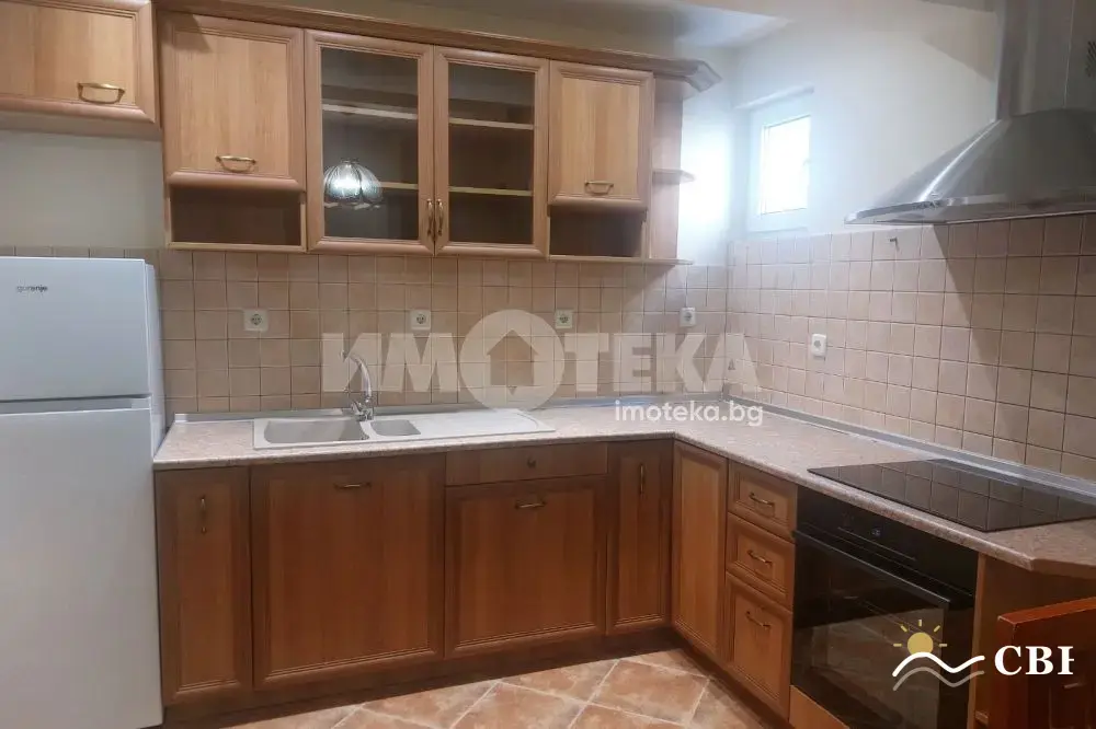 Apartment, 3-room, 110 m², in Burgas. Photo 2 of 10. Burgas, Black Sea, Bulgaria. Cheap Beach Holiday.