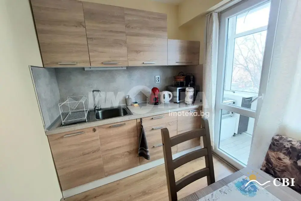 Apartment, 2-room, 70 m², in Burgas. Photo 3 of 13. Burgas, Black Sea, Bulgaria. Cheap Beach Holiday.