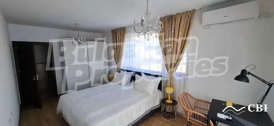 Apartment, 3-room, 123 m², in Burgas. Photo 4 of 16. Burgas, Black Sea, Bulgaria. Cheap Beach Holiday.