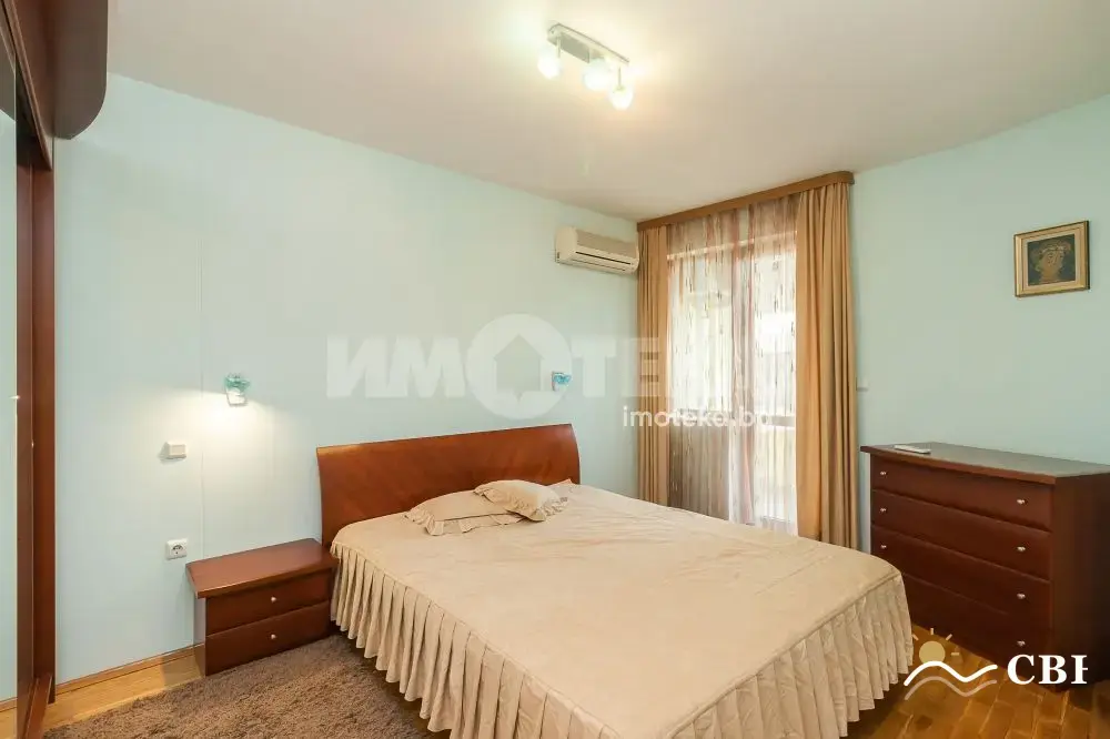 Apartment, 3-room, 130 m², in Varna. Photo 2 of 13. Varna, Black Sea, Bulgaria. Cheap Beach Holiday.