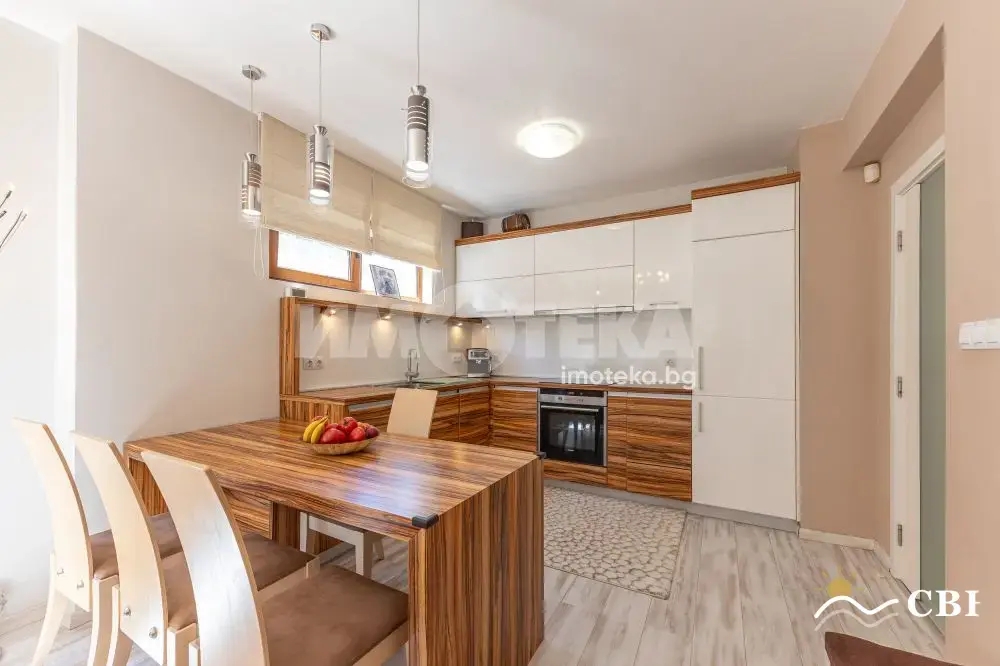 Apartment, 3-room, 90 m², in Varna. Photo 3 of 16. Varna, Black Sea, Bulgaria. Cheap Beach Holiday.