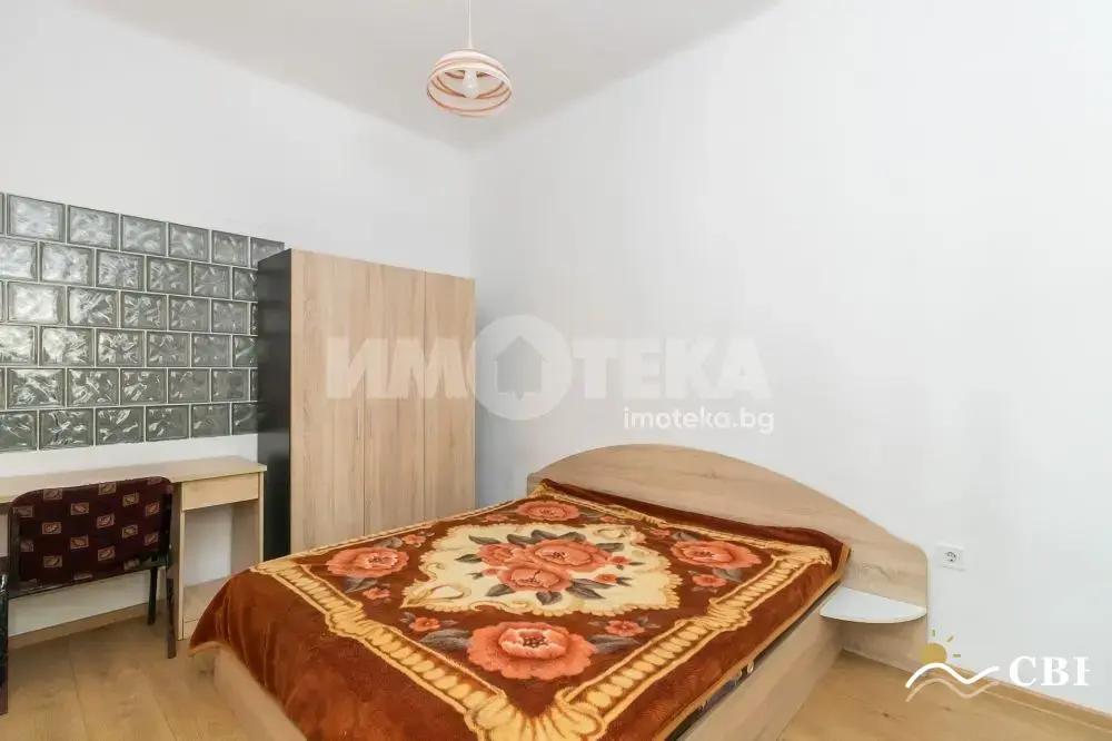 Apartment, 3-room, 70 m², in Varna. Photo 4 of 8. Varna, Black Sea, Bulgaria. Cheap Beach Holiday.