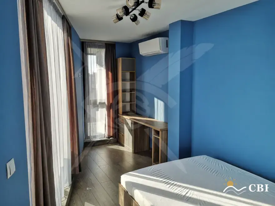 Apartment, 3-room, 80 m², in Burgas. Photo 4 of 5. Burgas, Black Sea, Bulgaria. Cheap Beach Holiday.