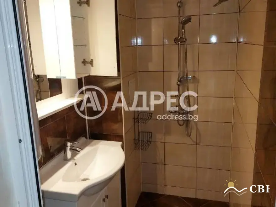 Apartment, 3-room, 96 m², in Burgas. Photo 9 of 11. Burgas, Black Sea, Bulgaria. Cheap Beach Holiday.