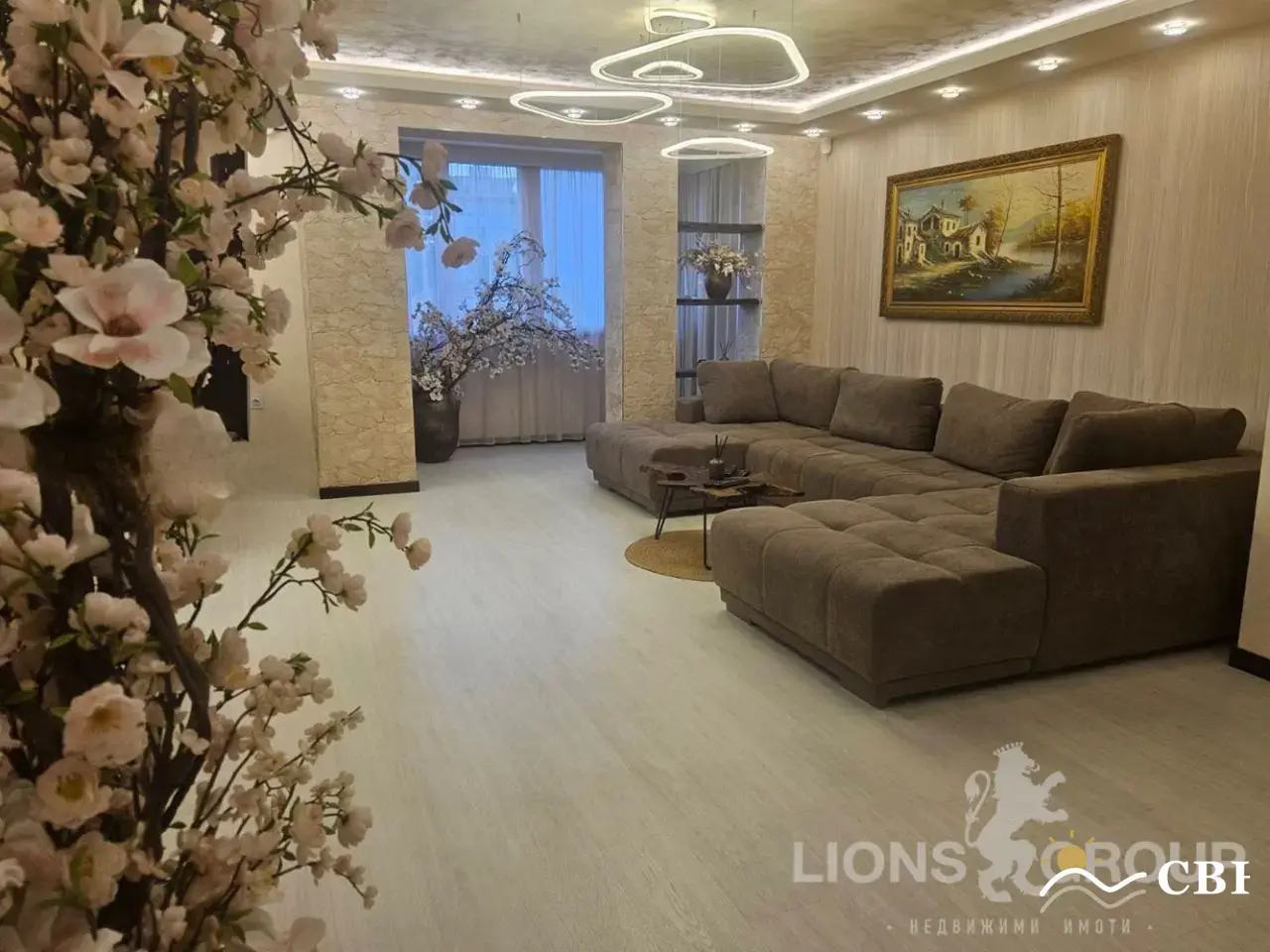 Apartment, 3-room, 100 m², in Varna. Photo 2 of 10. Varna, Black Sea, Bulgaria. Cheap Beach Holiday.
