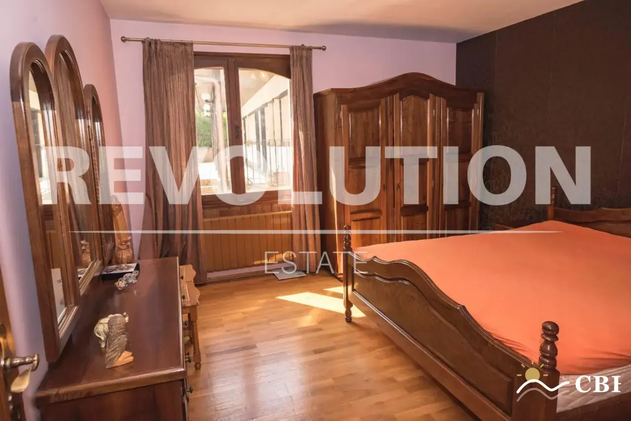 House, 1-room, 300 m², in Varna. Photo 7 of 16. Varna, Black Sea, Bulgaria. Cheap Beach Holiday.