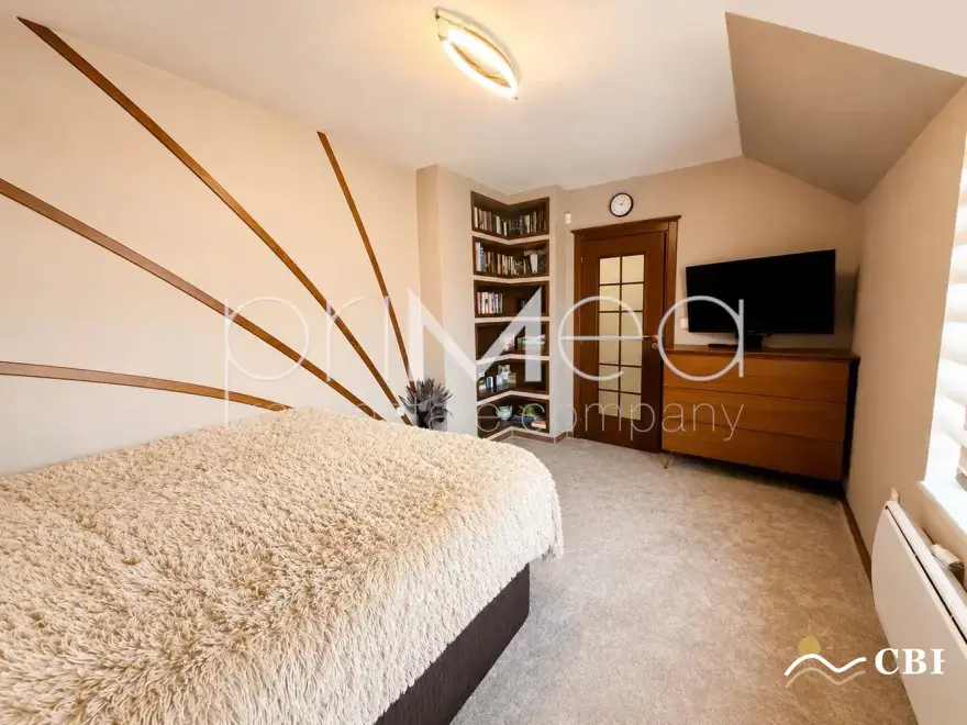 Apartment, 3-room, 130 m², in Burgas. Photo 9 of 16. Burgas, Black Sea, Bulgaria. Cheap Beach Holiday.