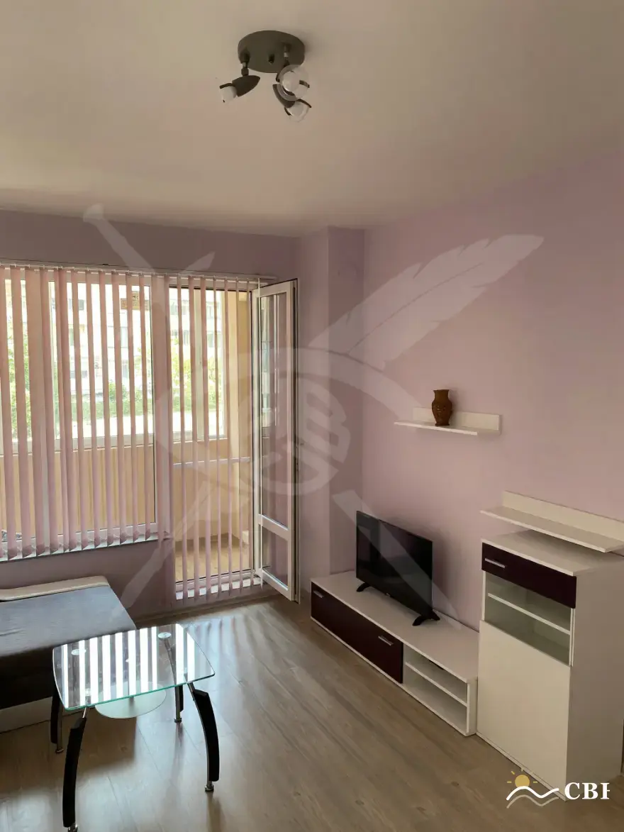 Apartment, 2-room, 60 m², in Burgas. Photo 2 of 4. Burgas, Black Sea, Bulgaria. Cheap Beach Holiday.