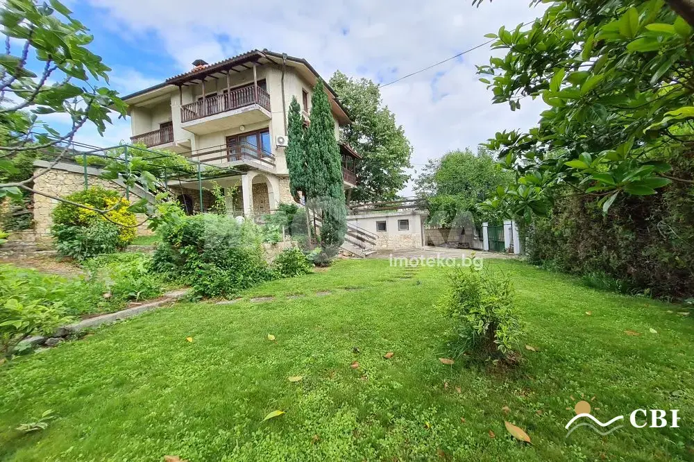 House, 1-room, 600 m², in Vinitsa. Photo 4 of 16. Vinitsa, Black Sea, Bulgaria. Cheap Beach Holiday.