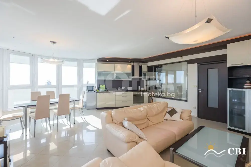 Apartment, 1-room, 147 m², in Varna. Photo 1 of 16. Varna, Black Sea, Bulgaria. Cheap Beach Holiday.