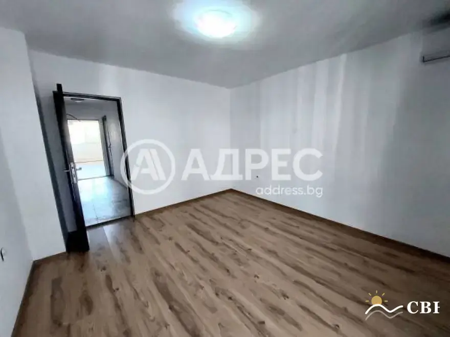 Apartment, 3-room, 100 m², in Burgas. Photo 3 of 8. Burgas, Black Sea, Bulgaria. Cheap Beach Holiday.