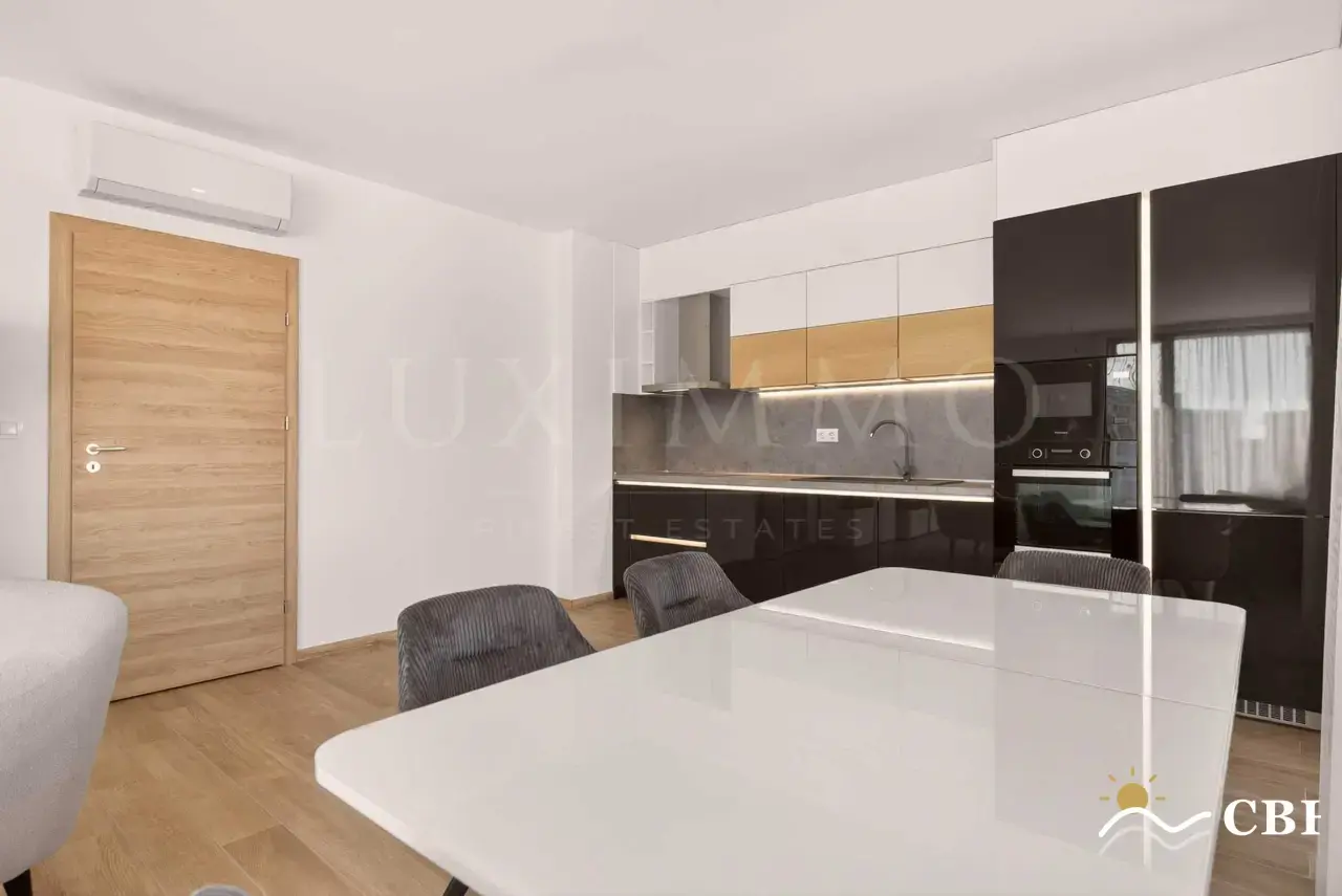 Apartment, 3-room, 138 m², in St. St. Konstantin and Elena. Photo 7 of 16. St. St. Konstantin and Elena, Black Sea, Bulgaria. Cheap Beach Holiday.