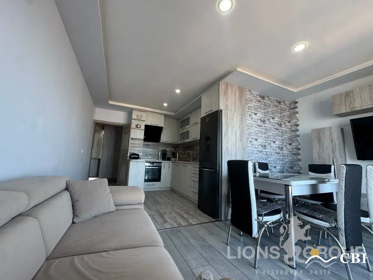 Apartment, 2-room, 65 m², in Varna. Photo 1 of 11. Varna, Black Sea, Bulgaria. Cheap Beach Holiday.