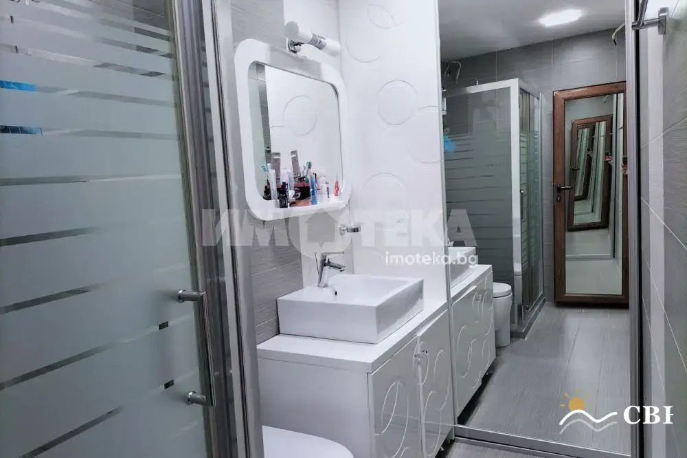 Apartment, 1-room, 250 m², in Burgas. Photo 5 of 15. Burgas, Black Sea, Bulgaria. Cheap Beach Holiday.