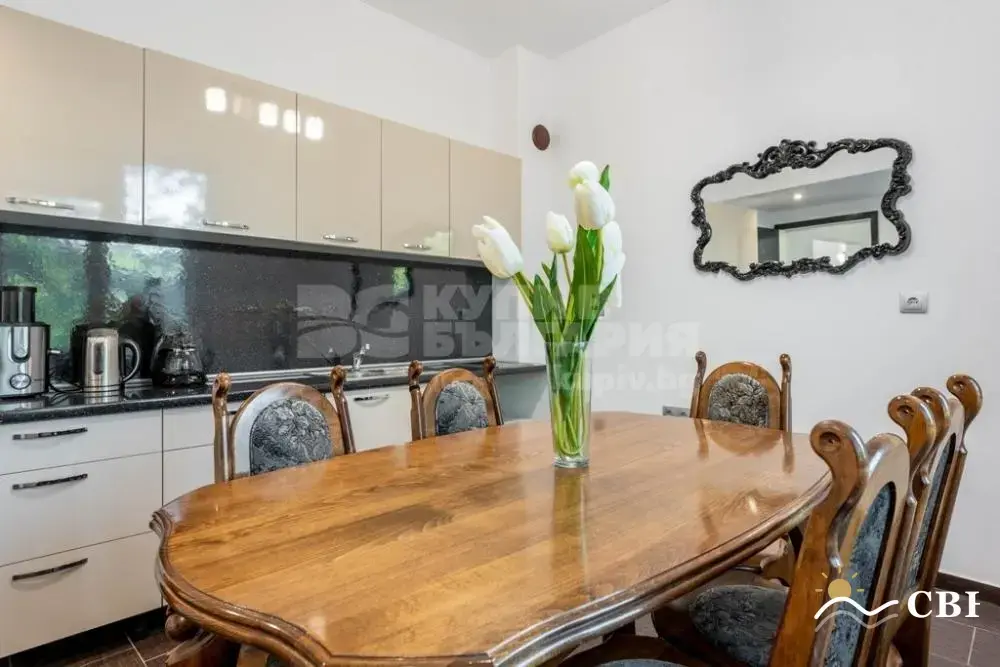 Apartment, 3-room, 110 m², in Varna. Photo 2 of 14. Varna, Black Sea, Bulgaria. Cheap Beach Holiday.
