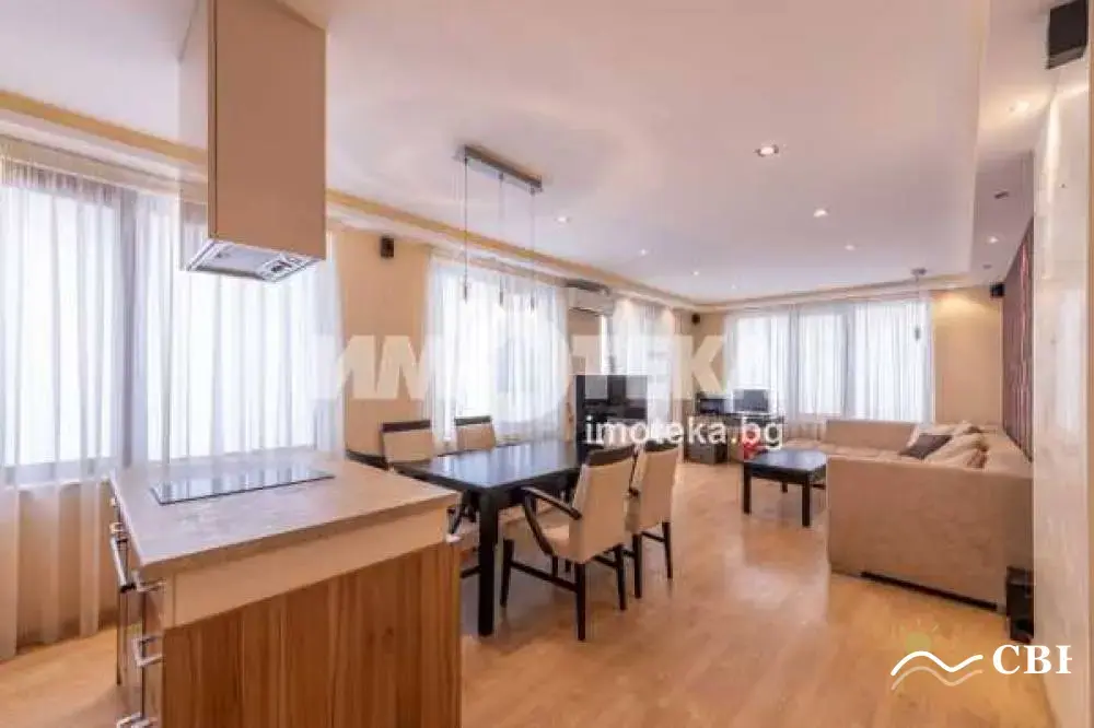 Apartment, 3-room, 102 m², in St. St. Konstantin and Elena. Photo 1 of 12. St. St. Konstantin and Elena, Black Sea, Bulgaria. Cheap Beach Holiday.
