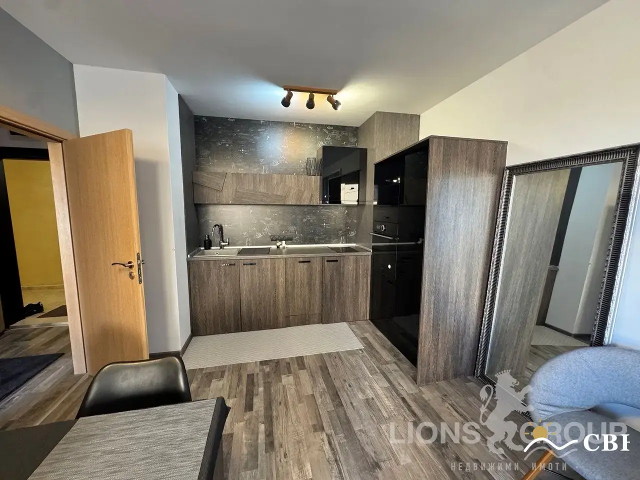 Apartment, 2-room, 75 m², in Varna. Photo 2 of 7. Varna, Black Sea, Bulgaria. Cheap Beach Holiday.