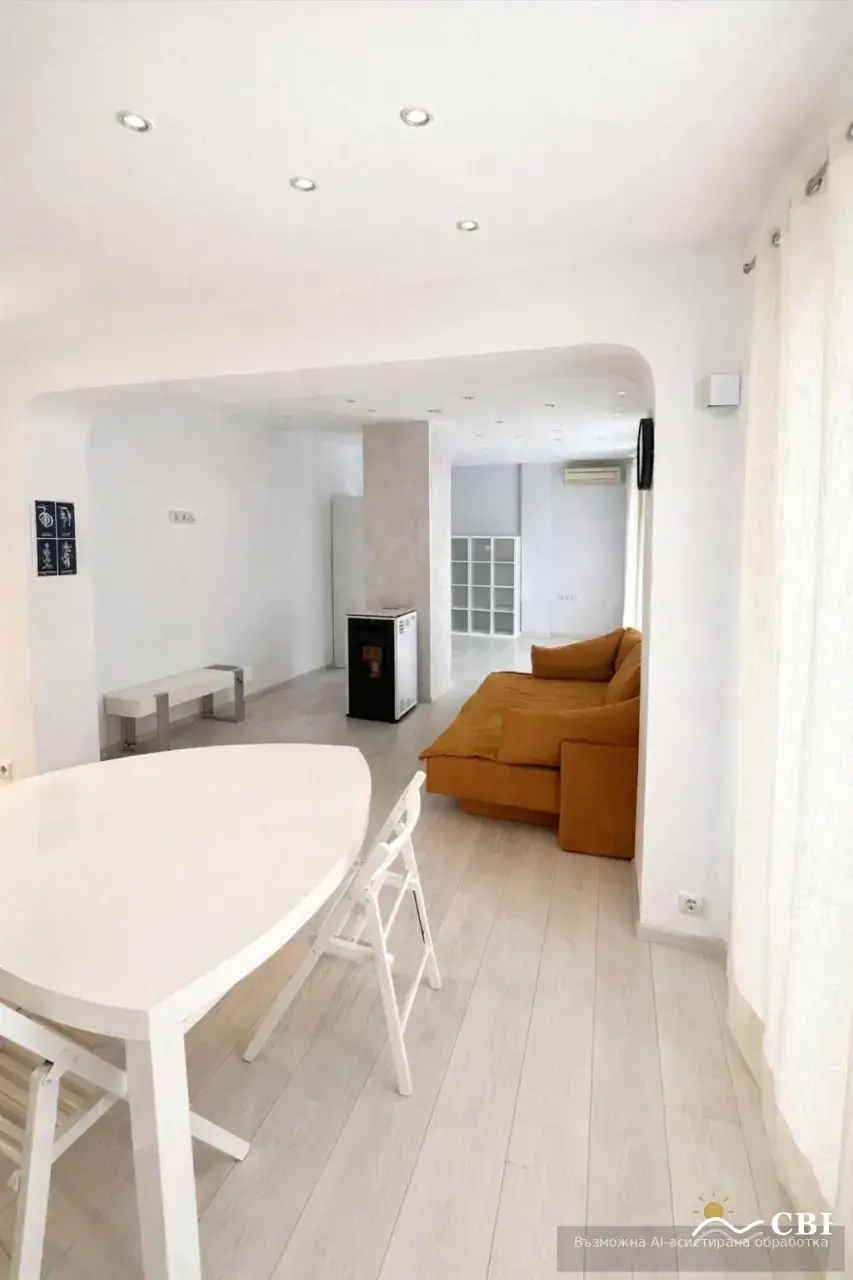 Apartment, 3-room, 105 m², in Varna. Photo 2 of 8. Varna, Black Sea, Bulgaria. Cheap Beach Holiday.