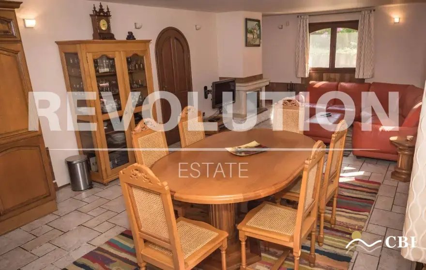 House, 1-room, 300 m², in Vinitsa. Photo 4 of 16. Vinitsa, Black Sea, Bulgaria. Cheap Beach Holiday.