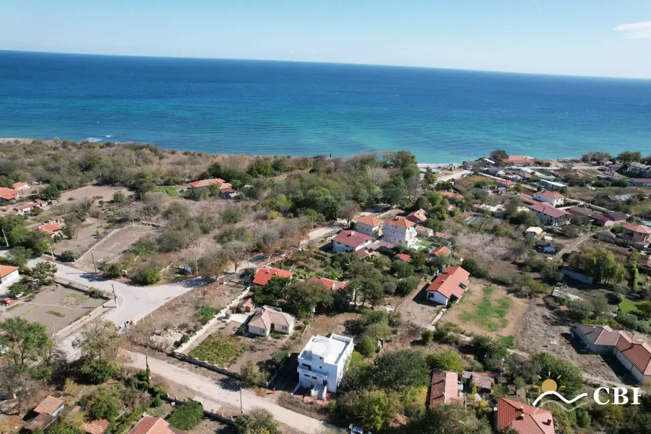 House, 11-room, 323 m², in Krapets. Photo 8 of 15. Krapets, Black Sea, Bulgaria. Cheap Beach Holiday.