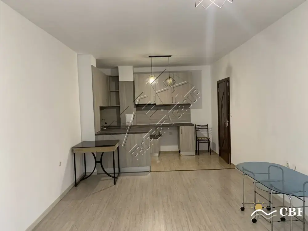 Apartment, 2-room, 65 m², in Burgas. Photo 1 of 12. Burgas, Black Sea, Bulgaria. Cheap Beach Holiday.