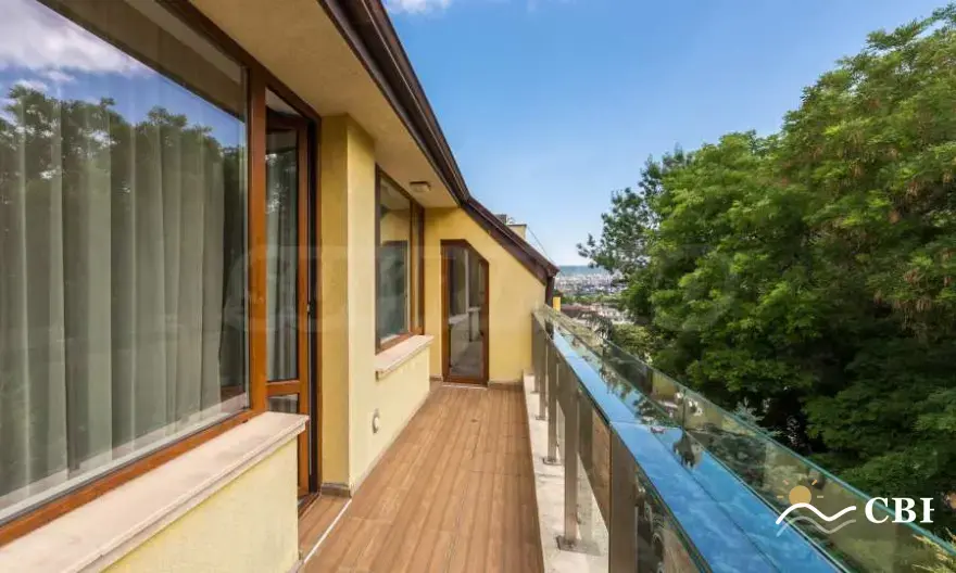 Apartment, 3-room, 90 m², in Varna. Photo 3 of 16. Varna, Black Sea, Bulgaria. Cheap Beach Holiday.
