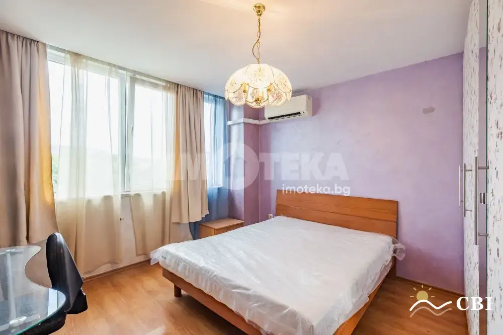 Apartment, 3-room, 98 m², in Varna. Photo 9 of 13. Varna, Black Sea, Bulgaria. Cheap Beach Holiday.