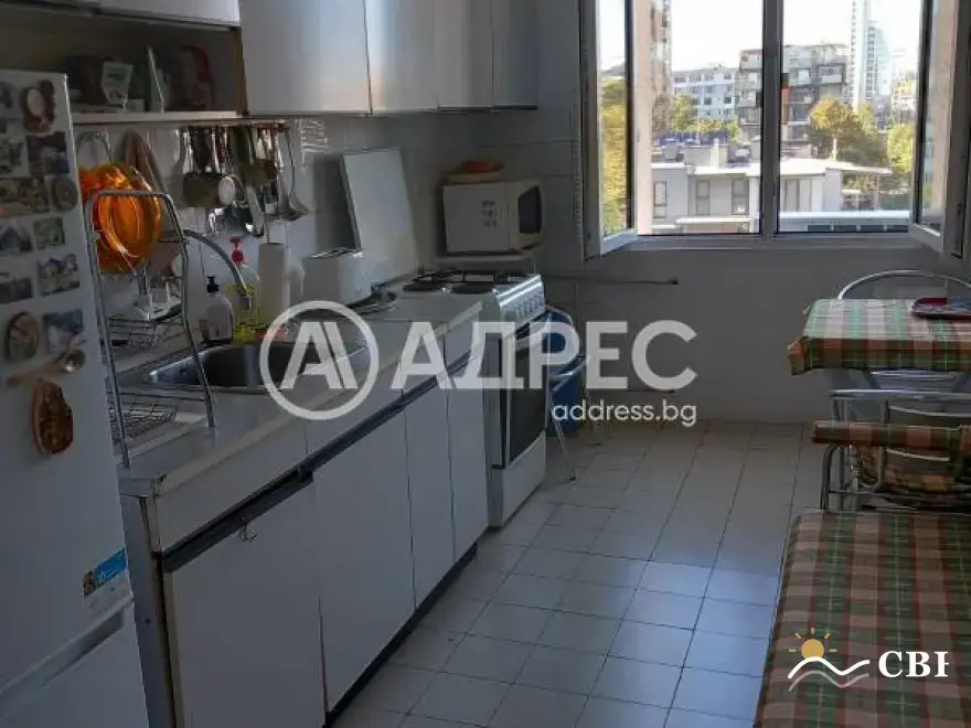 Apartment, 3-room, 95 m², in Burgas. Photo 7 of 14. Burgas, Black Sea, Bulgaria. Cheap Beach Holiday.