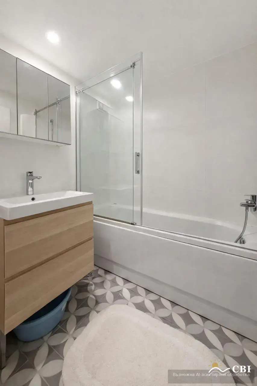 Apartment, 3-room, 101 m², in Burgas. Photo 5 of 6. Burgas, Black Sea, Bulgaria. Cheap Beach Holiday.