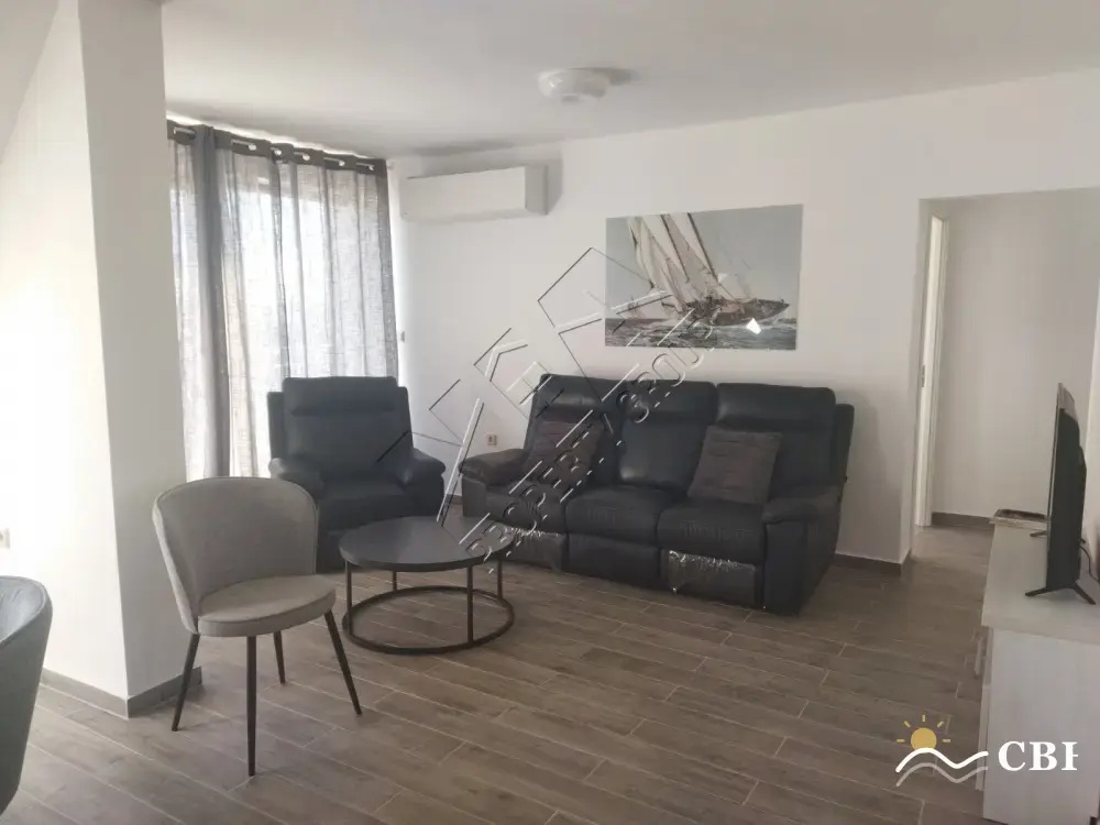 Apartment, 3-room, 91 m², in Burgas. Photo 1 of 16. Burgas, Black Sea, Bulgaria. Cheap Beach Holiday.