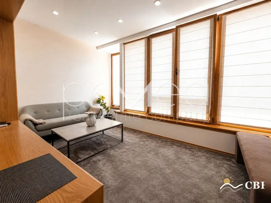 Apartment, 2-room, 65 m², in Burgas. Photo 1 of 9. Burgas, Black Sea, Bulgaria. Cheap Beach Holiday.