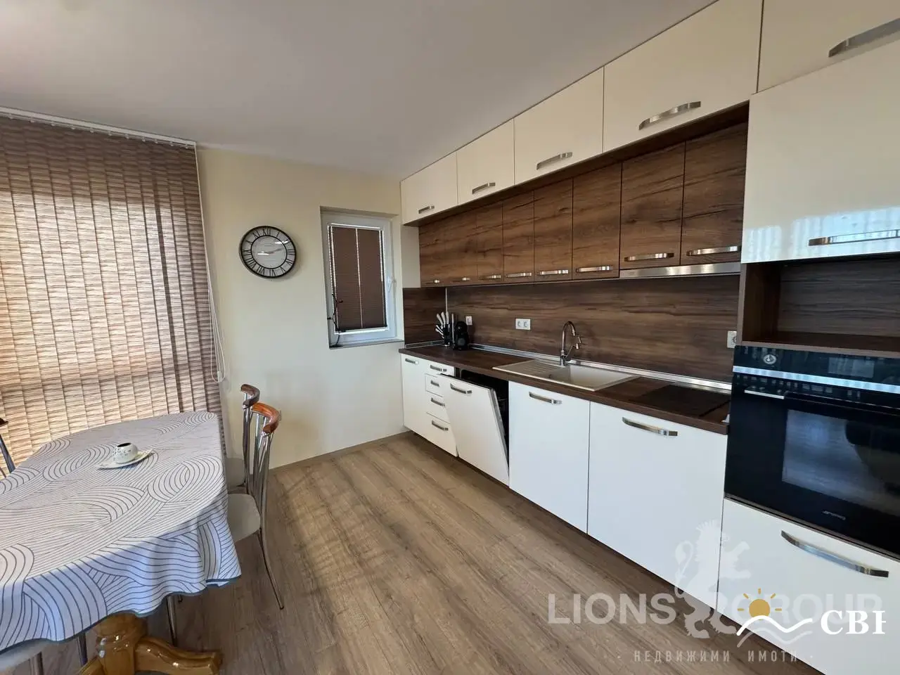 Apartment, 2-room, 80 m², in Izgrev. Photo 2 of 11. Izgrev, Black Sea, Bulgaria. Cheap Beach Holiday.