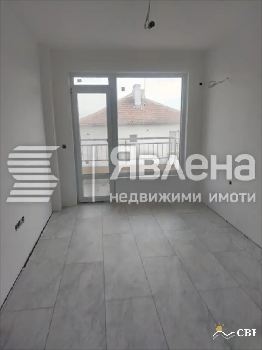 Apartment, 2-room, 64 m², in Burgas. Photo 4 of 7. Burgas, Black Sea, Bulgaria. Cheap Beach Holiday.