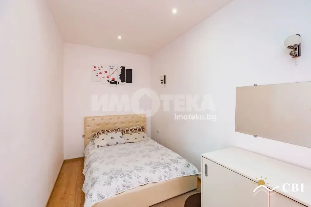 Apartment, 3-room, 65 m², in Varna. Photo 8 of 14. Varna, Black Sea, Bulgaria. Cheap Beach Holiday.