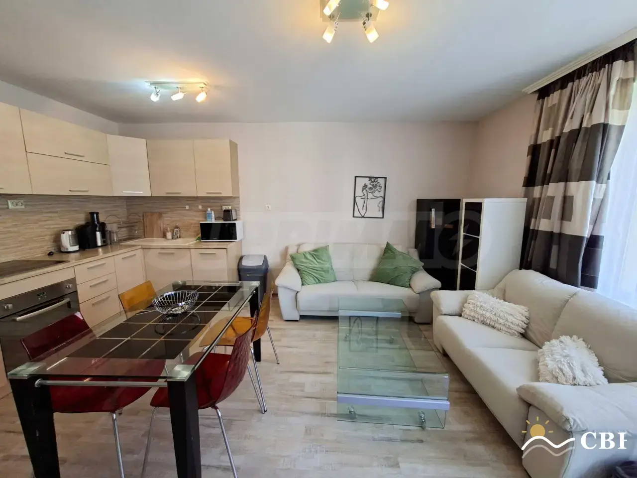 Apartment, 3-room, 98 m², in Varna. Photo 2 of 16. Varna, Black Sea, Bulgaria. Cheap Beach Holiday.