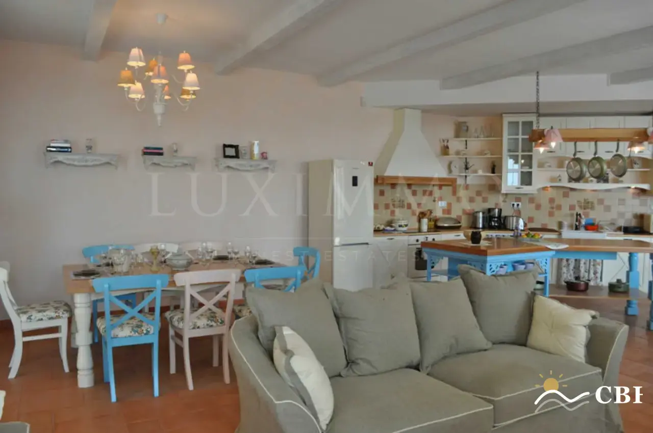House, 1-room, 307 m², in Albena. Photo 3 of 16. Albena, Black Sea, Bulgaria. Cheap Beach Holiday.