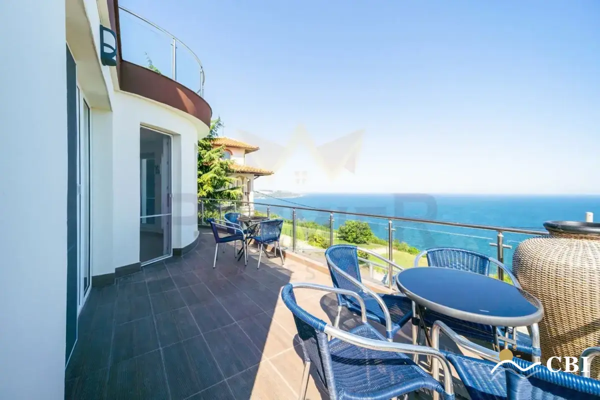 House, 1-room, 380 m², in Balchik. Photo 2 of 16. Balchik, Black Sea, Bulgaria. Cheap Beach Holiday.