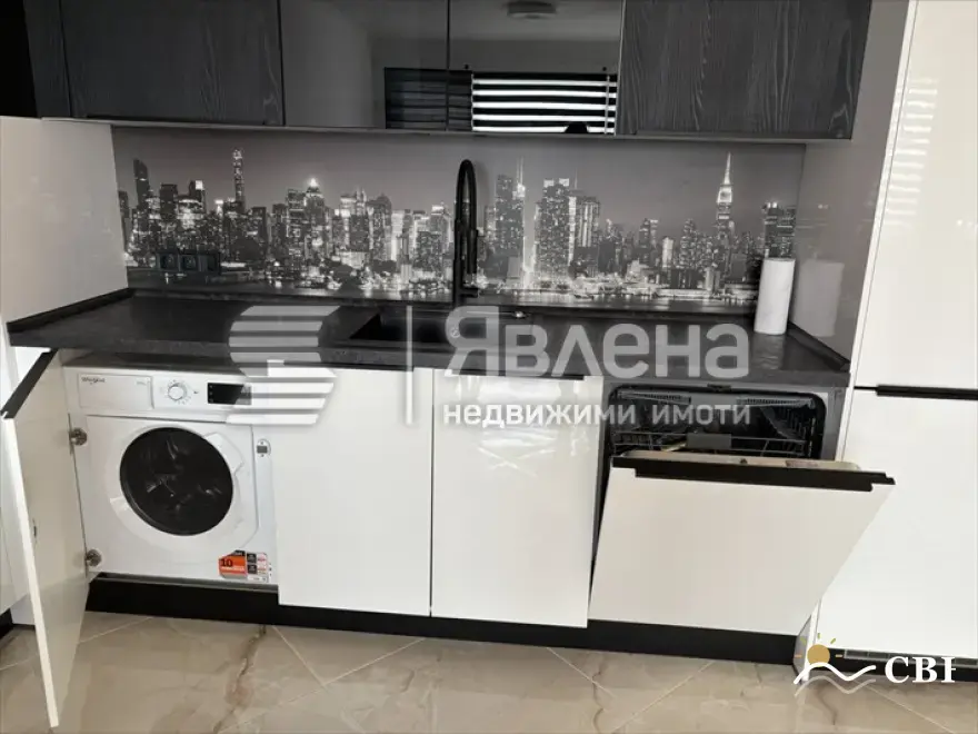 Apartment, 3-room, 105 m², in Burgas. Photo 5 of 16. Burgas, Black Sea, Bulgaria. Cheap Beach Holiday.