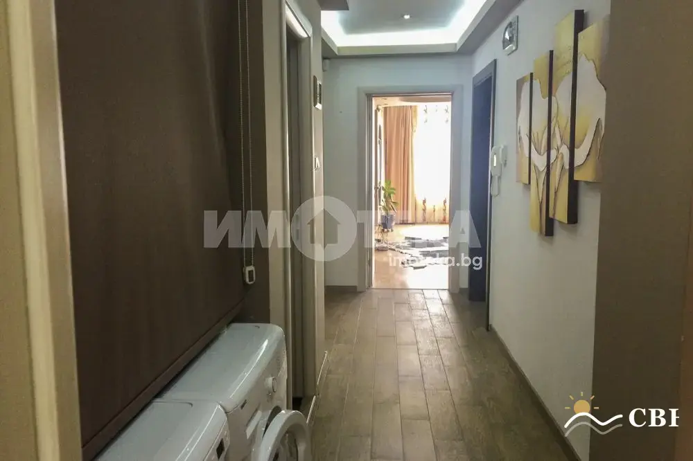Apartment, 3-room, 120 m², in Burgas. Photo 7 of 14. Burgas, Black Sea, Bulgaria. Cheap Beach Holiday.
